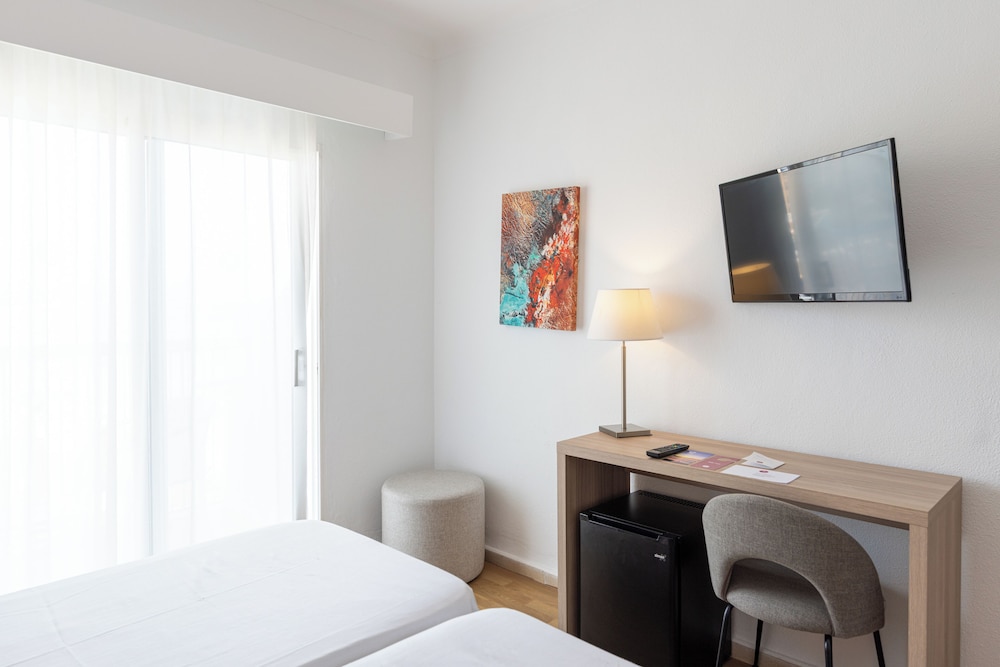 Hotel JS Miramar — Hotel rooms in Can Picafort, Balearic Islands