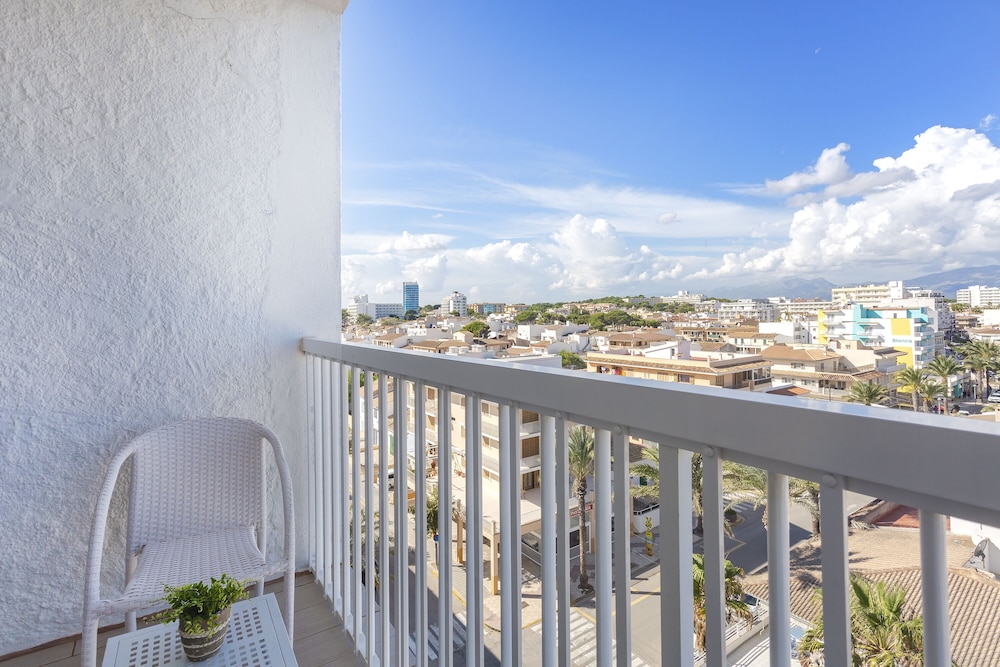 Hotel JS Miramar — Hotel rooms in Can Picafort, Balearic Islands