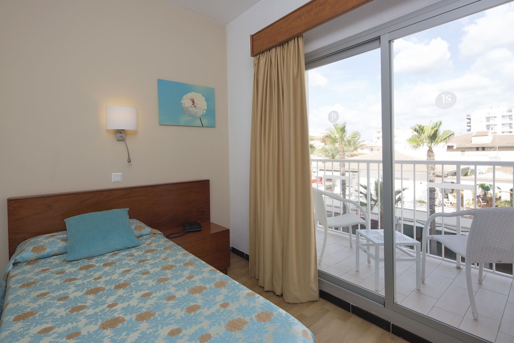 Hotel JS Miramar — Hotel rooms in Can Picafort, Balearic Islands