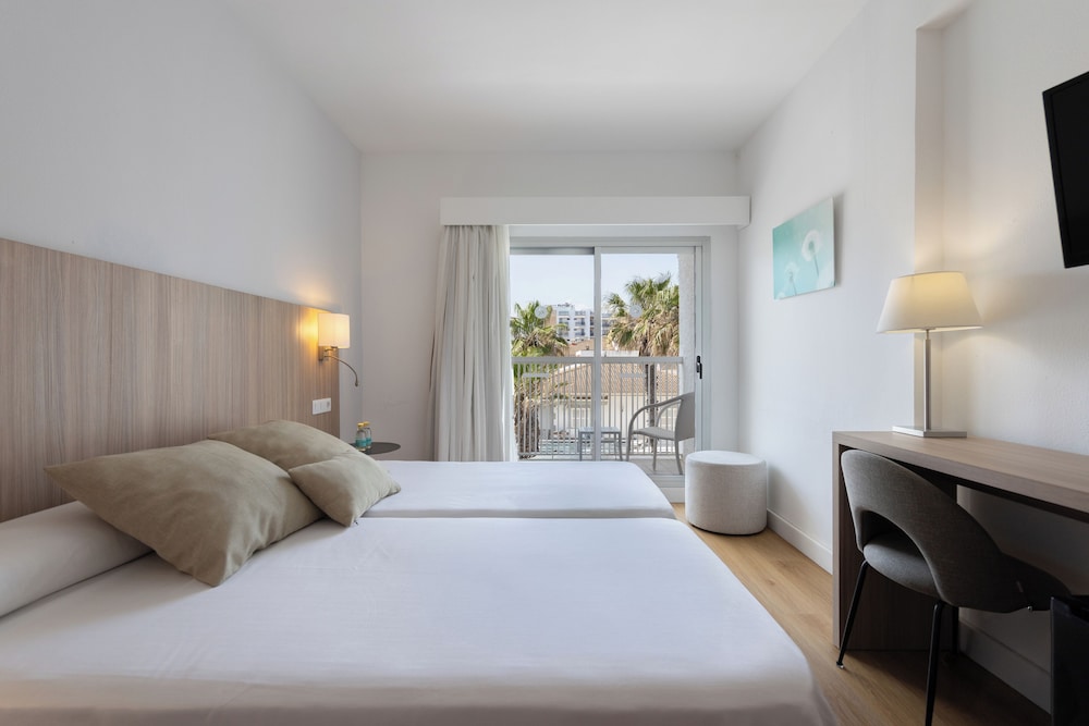 Hotel JS Miramar — Hotel rooms in Can Picafort, Balearic Islands