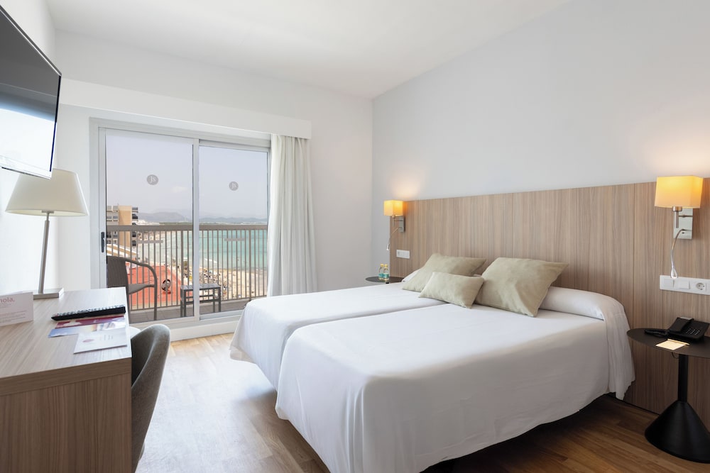 Hotel JS Miramar — Hotel rooms in Can Picafort, Balearic Islands