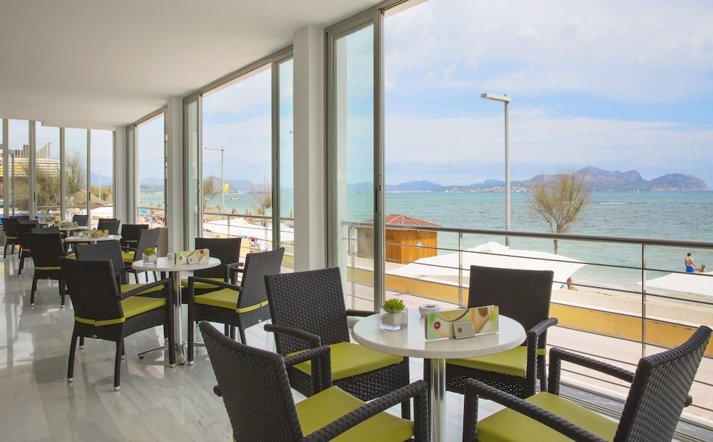 Hotel JS Miramar — Restaurant & bars in Can Picafort, Balearic Islands