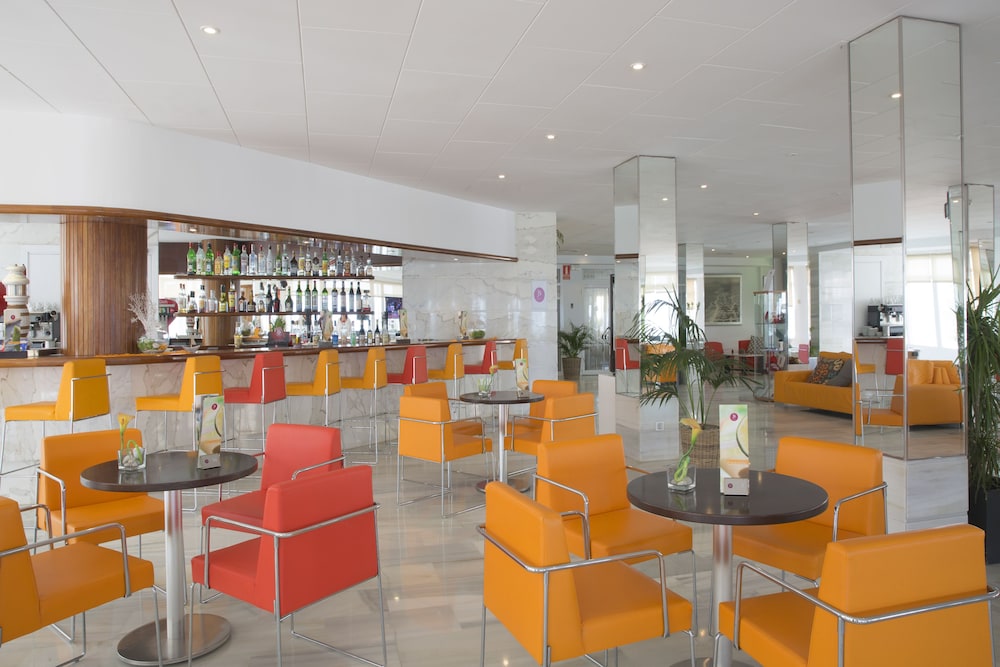 Hotel JS Miramar — Restaurant & bars in Can Picafort, Balearic Islands