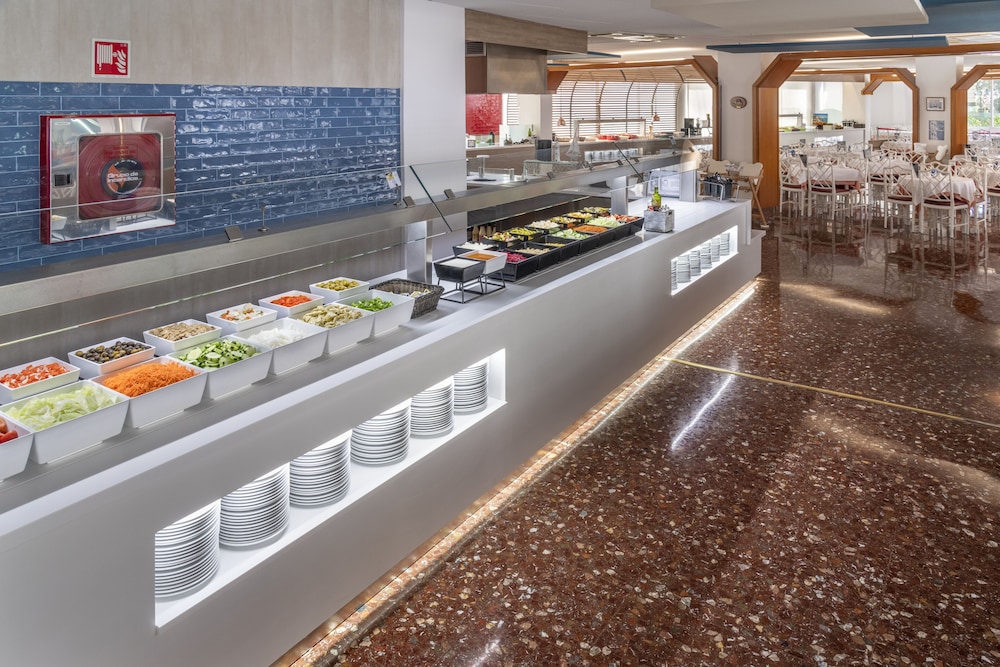 Hotel GHT Aquarium & Spa — Restaurant & bars in Lloret de Mar, Catalonia