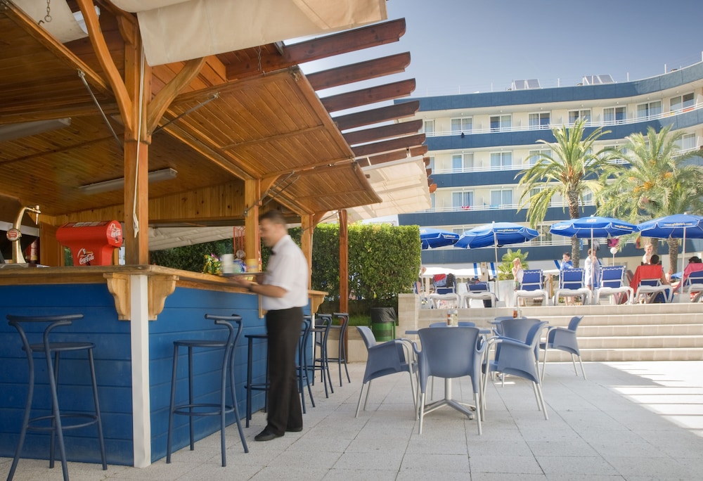 Hotel GHT Aquarium & Spa — Restaurant & bars in Lloret de Mar, Catalonia