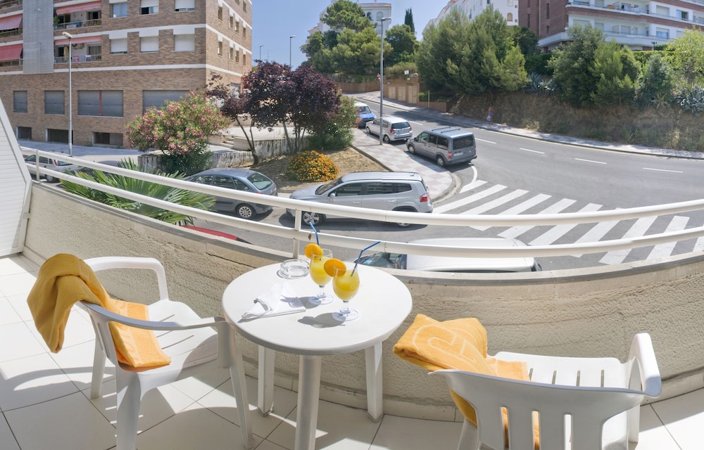 Hotel GHT Aquarium & Spa — Restaurant & bars in Lloret de Mar, Catalonia