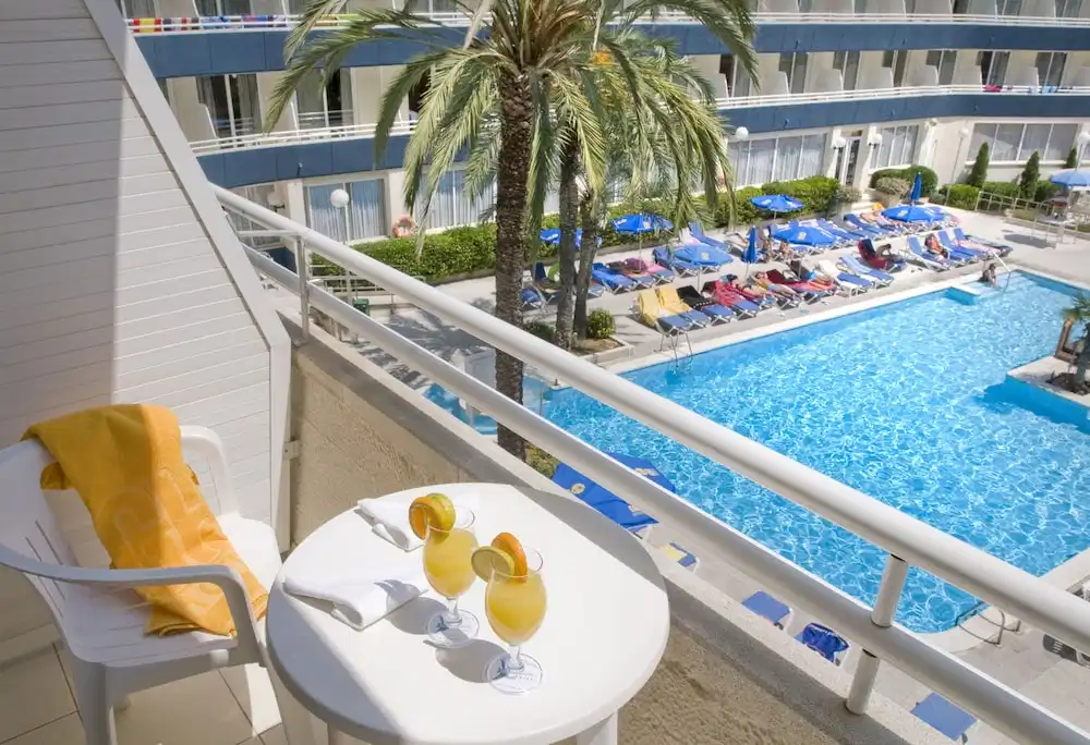Hotel GHT Aquarium & Spa — Swimming pool in Lloret de Mar, Catalonia