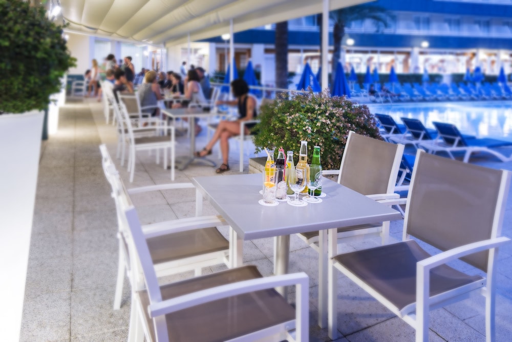 Hotel GHT Aquarium & Spa — Restaurant & bars in Lloret de Mar, Catalonia