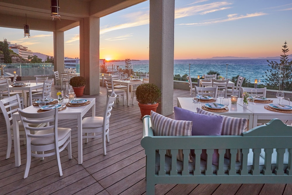 Sheraton Rhodes Resort — Restaurant & bars in Rhodes Town, South Aegean