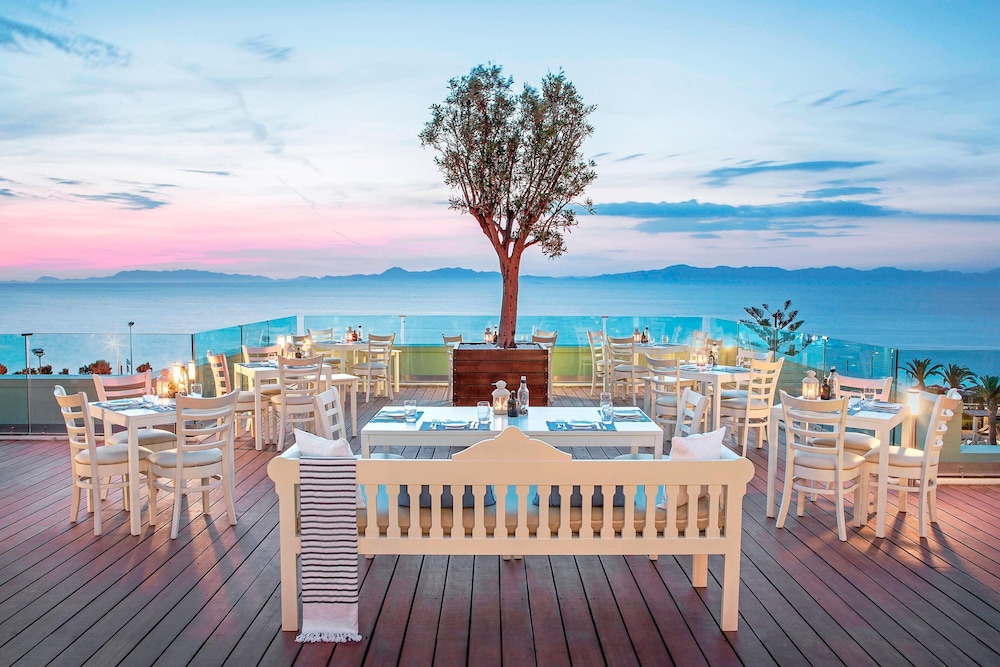 Sheraton Rhodes Resort — Restaurant & bars in Rhodes Town, South Aegean