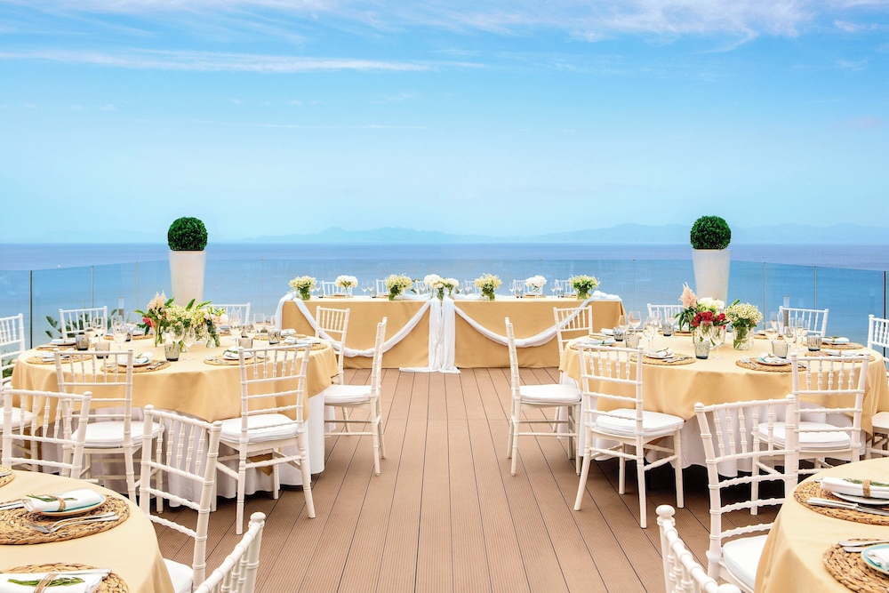 Sheraton Rhodes Resort — Restaurant & bars in Rhodes Town, South Aegean