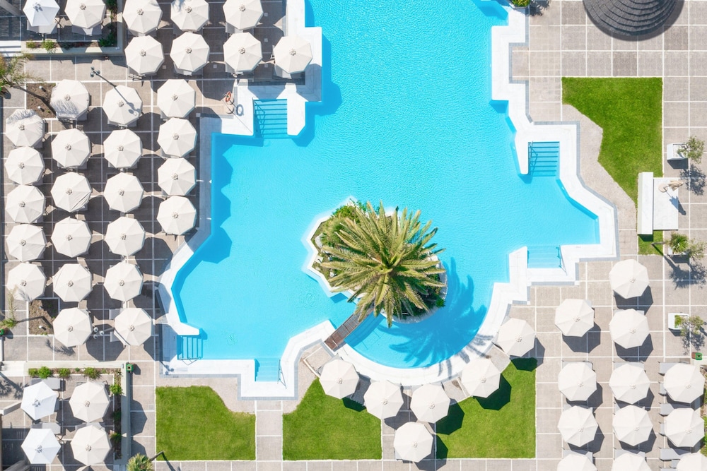 Sheraton Rhodes Resort — Swimming pool in Rhodes Town, South Aegean