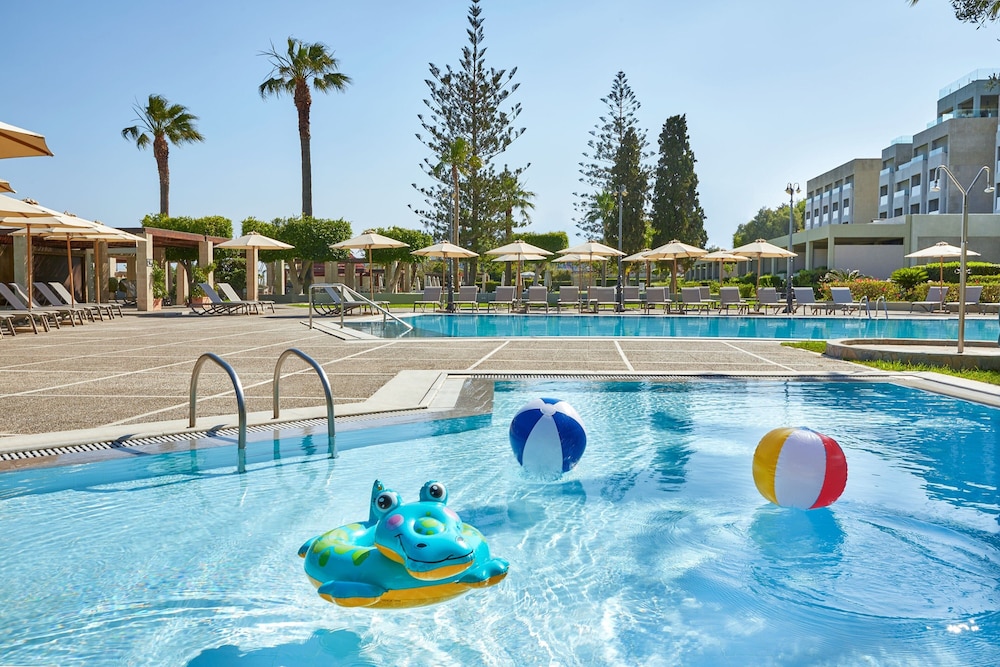 Sheraton Rhodes Resort — Swimming pool in Rhodes Town, South Aegean