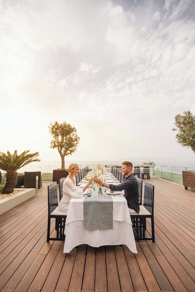 Sheraton Rhodes Resort — Restaurant & bars in Rhodes Town, South Aegean