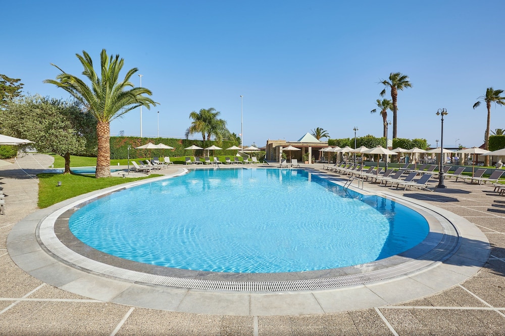 Sheraton Rhodes Resort — Swimming pool in Rhodes Town, South Aegean