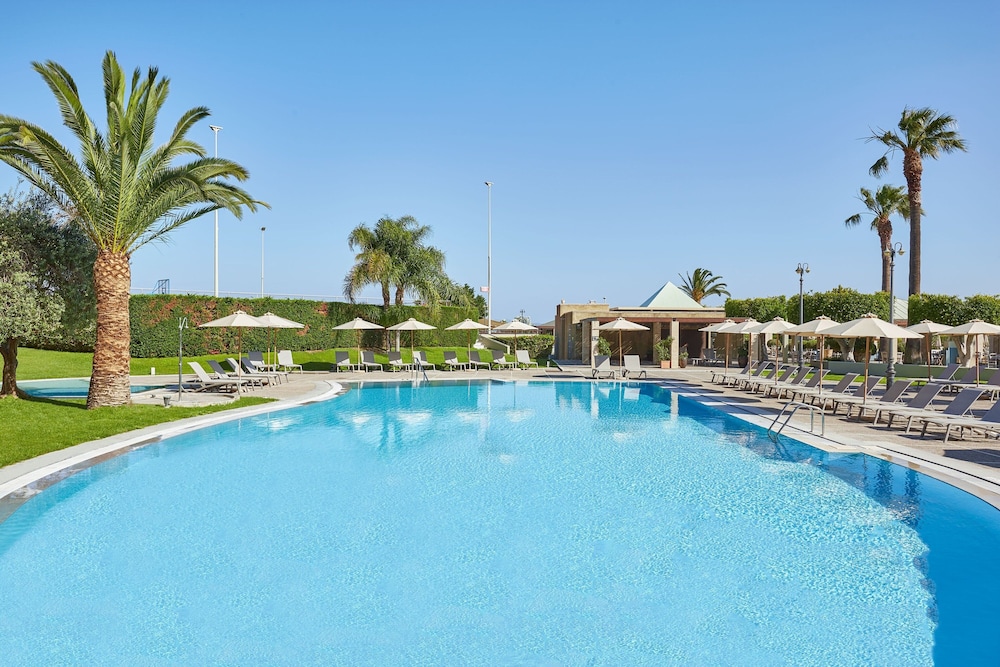 Sheraton Rhodes Resort — Swimming pool in Rhodes Town, South Aegean