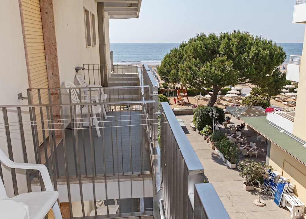 Hotel Sirenetta — Beach in Jesolo, Veneto