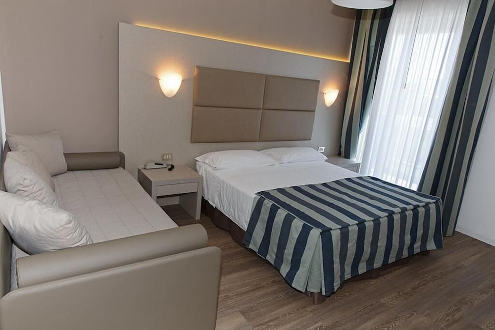 Hotel Sirenetta — Hotel rooms in Jesolo, Veneto