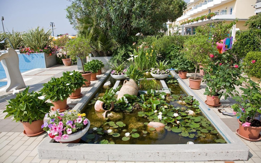 Hotel Sirenetta — Hotel building in Jesolo, Veneto