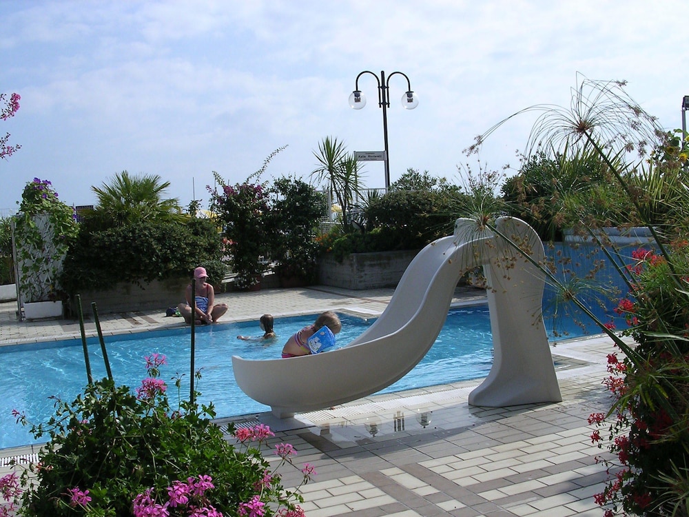 Hotel Sirenetta — Swimming pool in Jesolo, Veneto