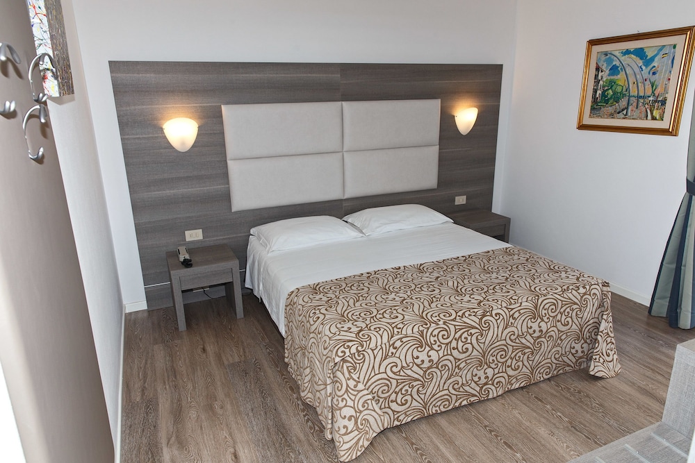 Hotel Sirenetta — Hotel rooms in Jesolo, Veneto