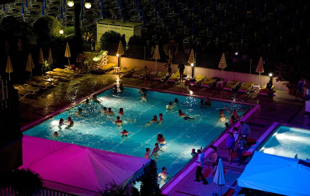 Hotel Sirenetta — Swimming pool in Jesolo, Veneto