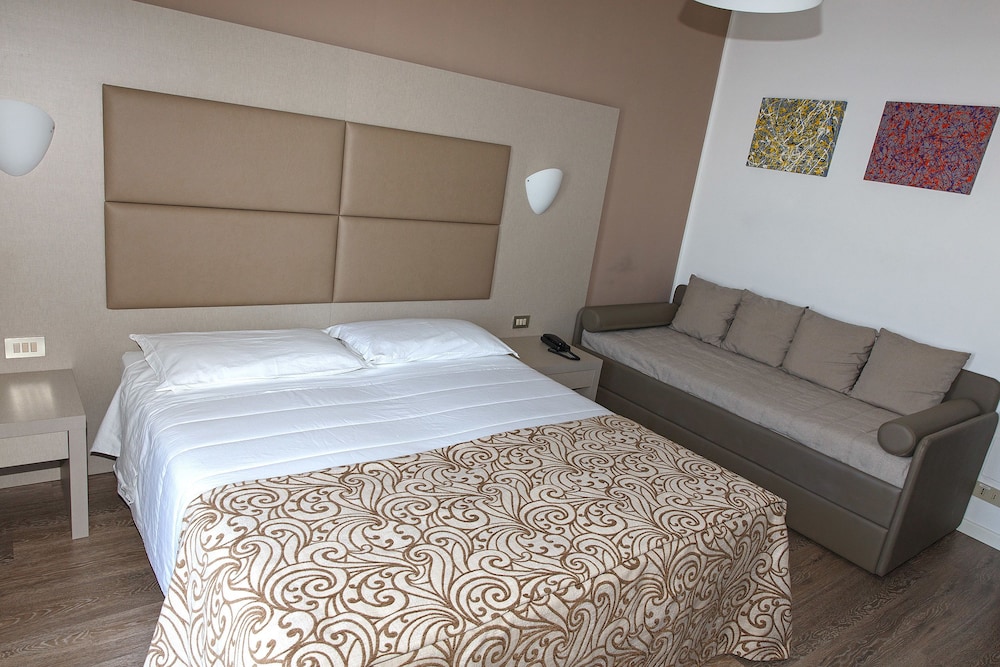 Hotel Sirenetta — Hotel rooms in Jesolo, Veneto