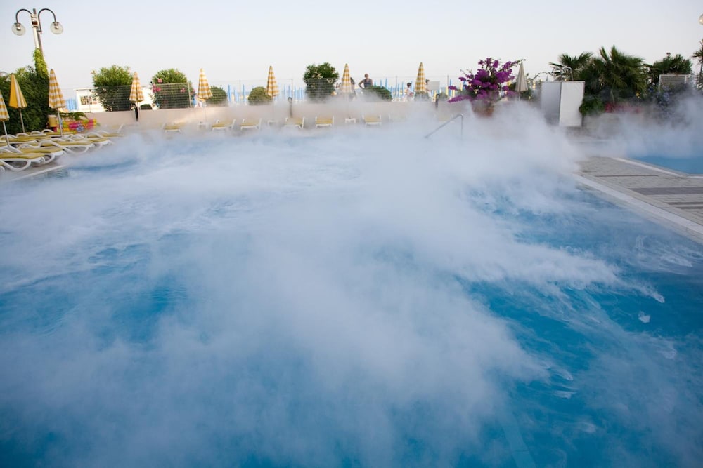 Hotel Sirenetta — Swimming pool in Jesolo, Veneto