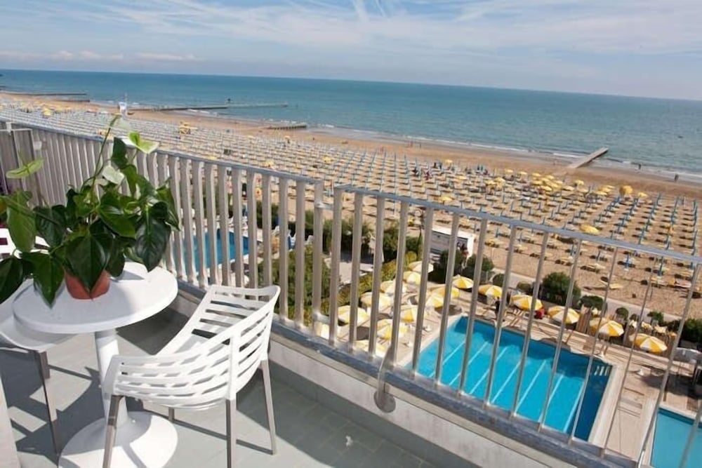 Hotel Sirenetta — Beach in Jesolo, Veneto