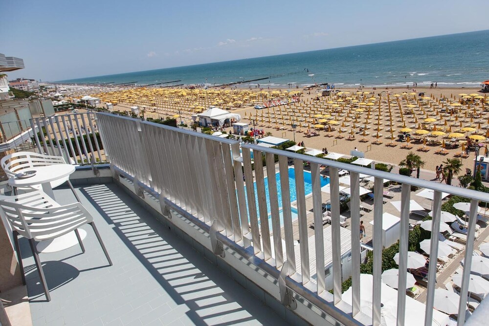 Hotel Sirenetta — Beach in Jesolo, Veneto