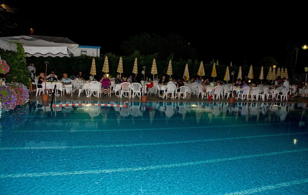 Hotel Sirenetta — Swimming pool in Jesolo, Veneto