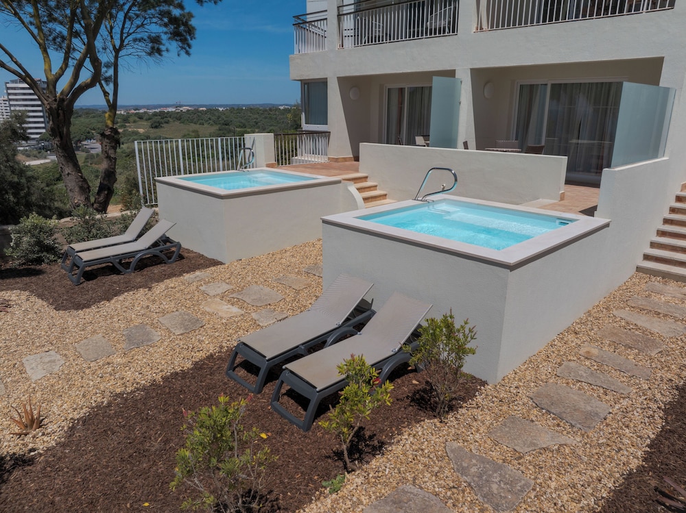 Pestana Alvor Praia Beach & Golf Hotel — Swimming pool in Alvor, Faro