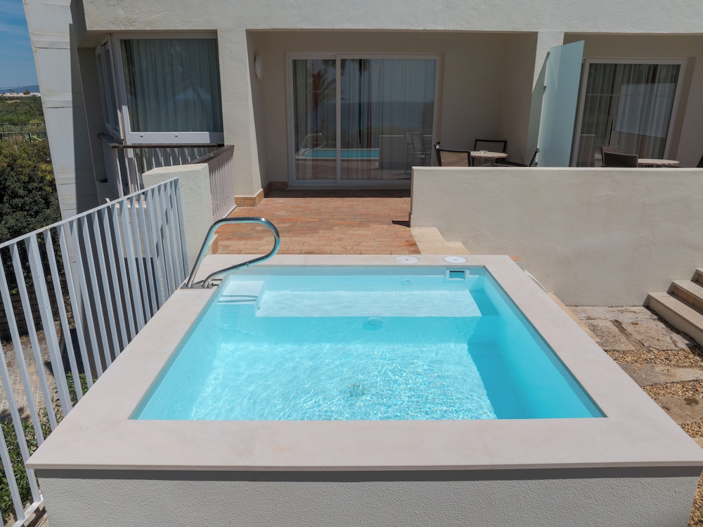 Pestana Alvor Praia Beach & Golf Hotel — Swimming pool in Alvor, Faro