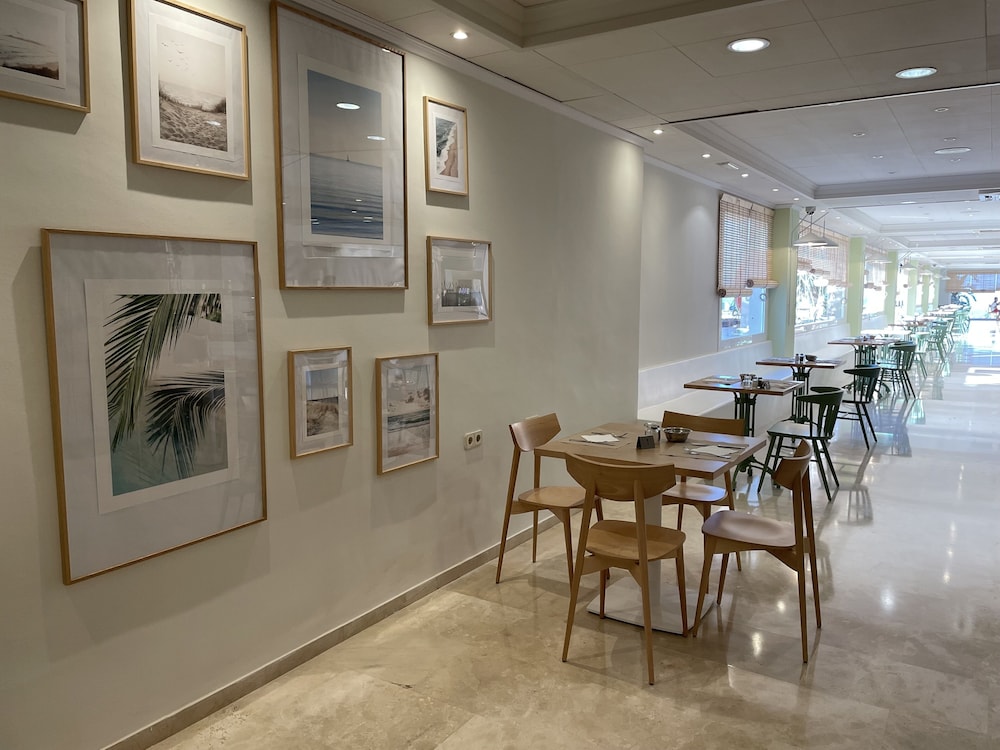 Cala Font — Restaurant & bars in Salou, Catalonia