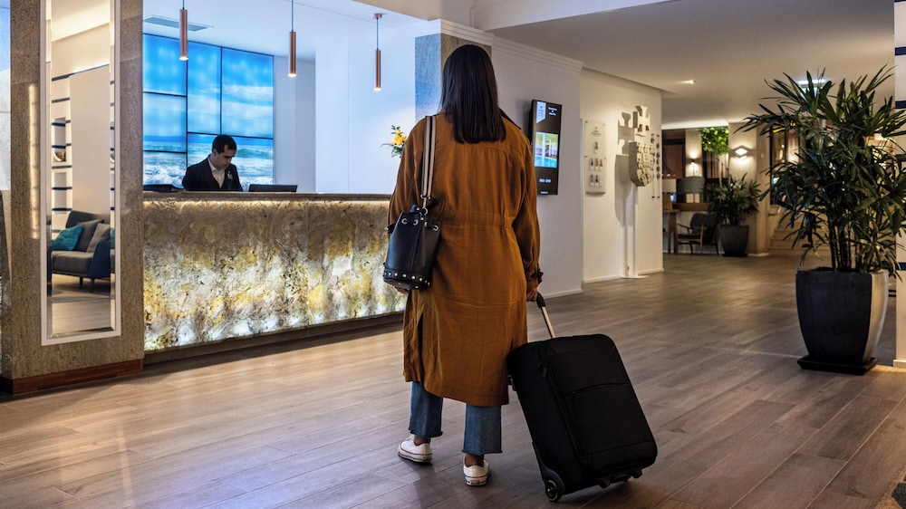Pestana Dom João II Hotel Beach & Golf Resort — Hotel building in Alvor, Faro