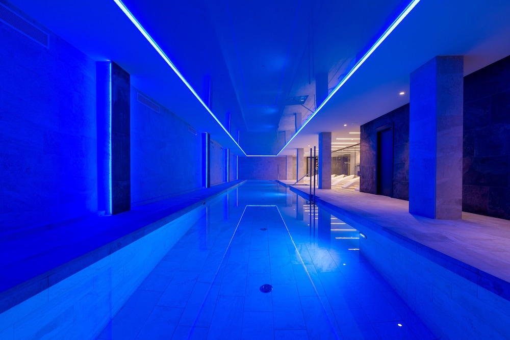 L'Azure Hotel — Swimming pool in Lloret de Mar, Catalonia