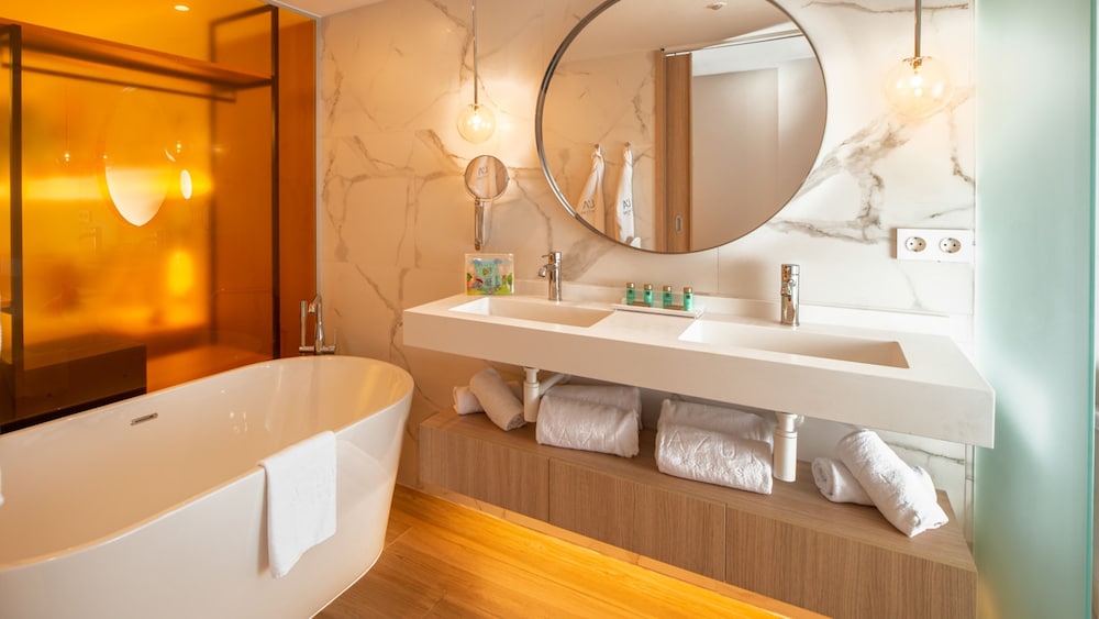 L'Azure Hotel — Hotel rooms in Lloret de Mar, Catalonia