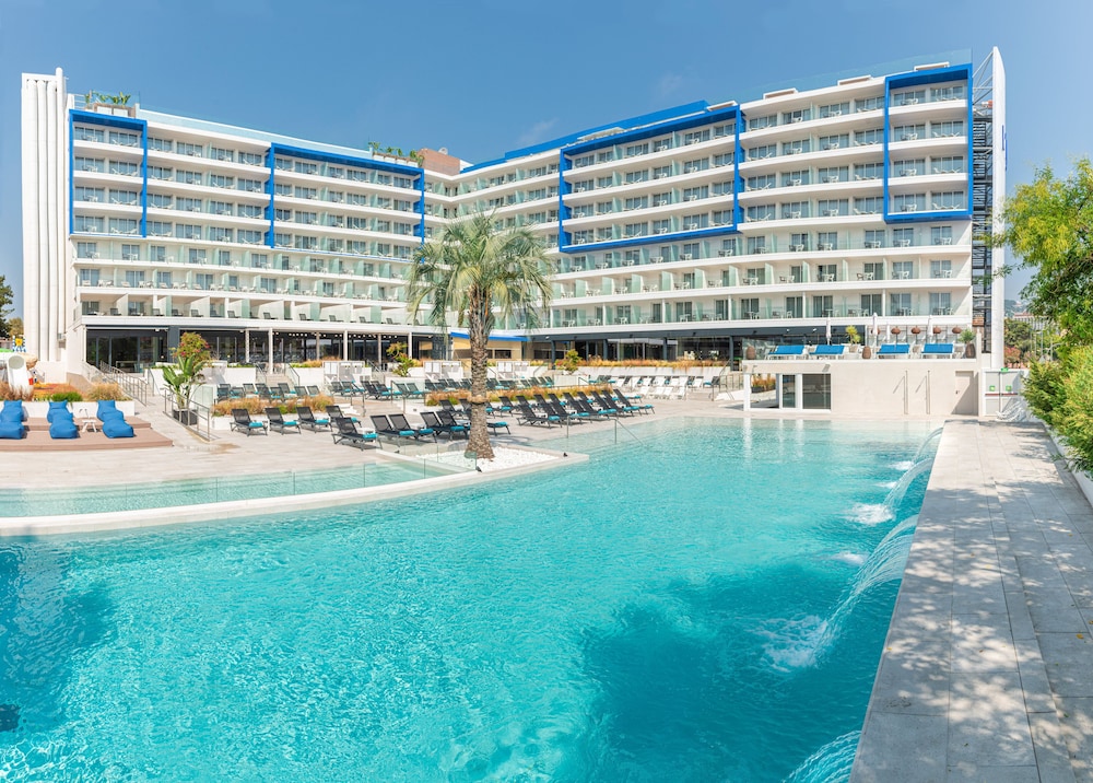 L'Azure Hotel — Main photo in Lloret de Mar, Catalonia
