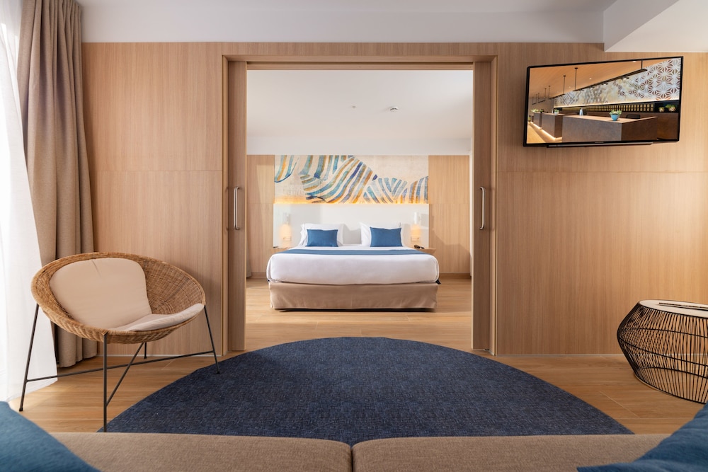 L'Azure Hotel — Hotel rooms in Lloret de Mar, Catalonia