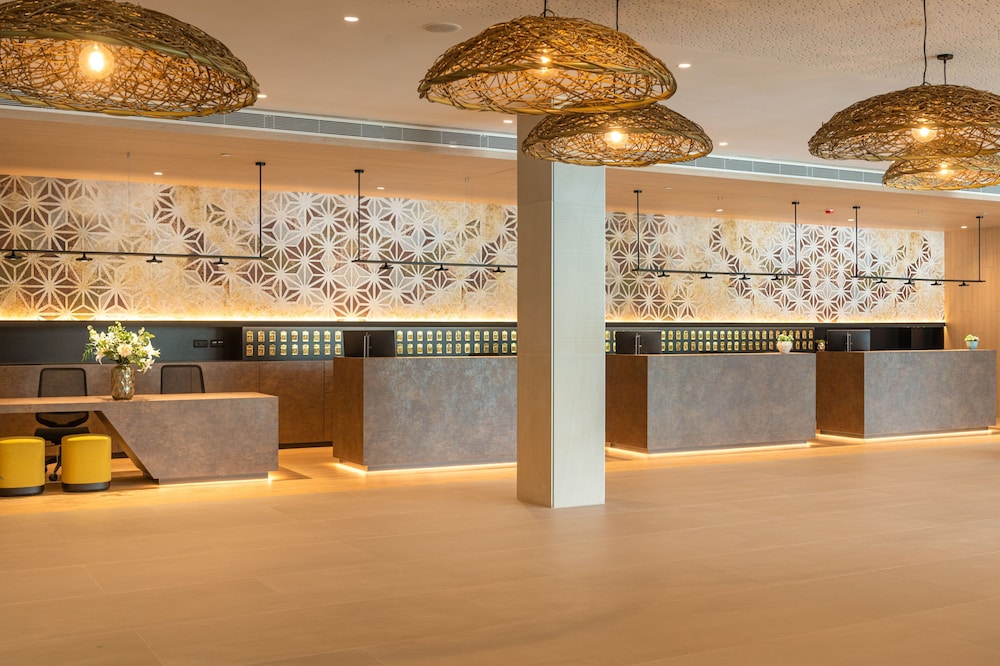 L'Azure Hotel — Hotel building in Lloret de Mar, Catalonia