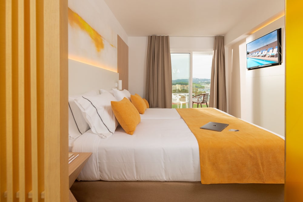 L'Azure Hotel — Hotel rooms in Lloret de Mar, Catalonia