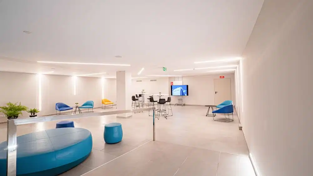 L'Azure Hotel — Restaurant & bars in Lloret de Mar, Catalonia
