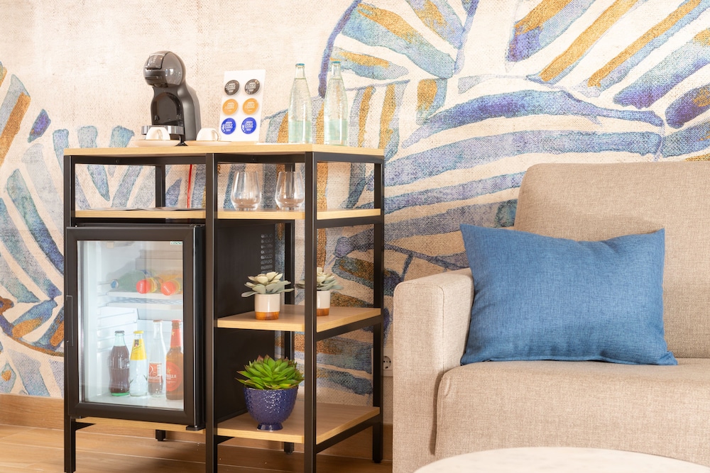 L'Azure Hotel — Hotel rooms in Lloret de Mar, Catalonia