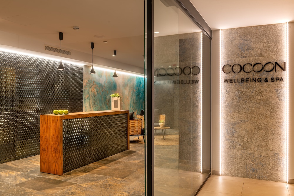 L'Azure Hotel — Spa in Lloret de Mar, Catalonia