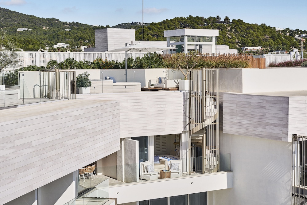 Nobu Hotel Ibiza Bay — Hotel building in Ibiza Town, Balearic Islands