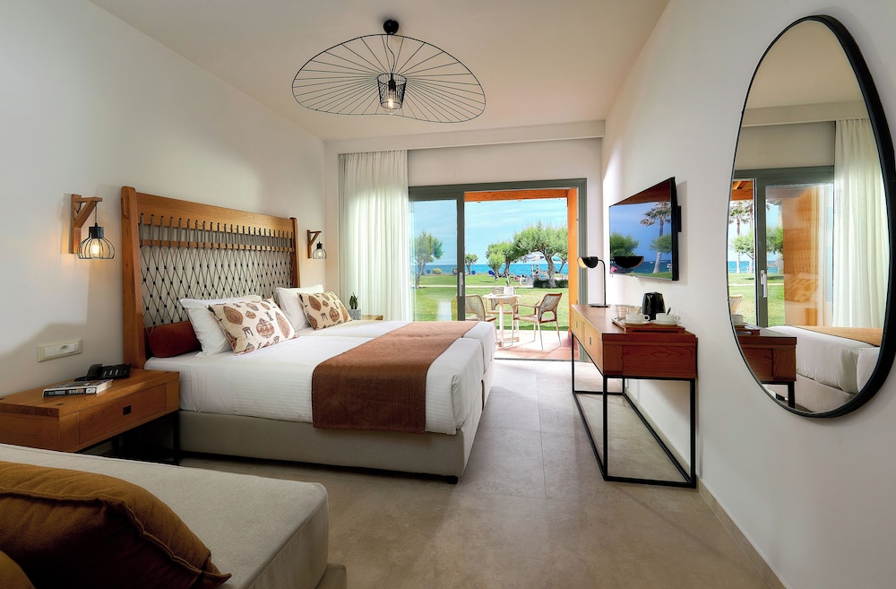 Sirens Beach and Village - All Inclusive — Hotel rooms in Malia