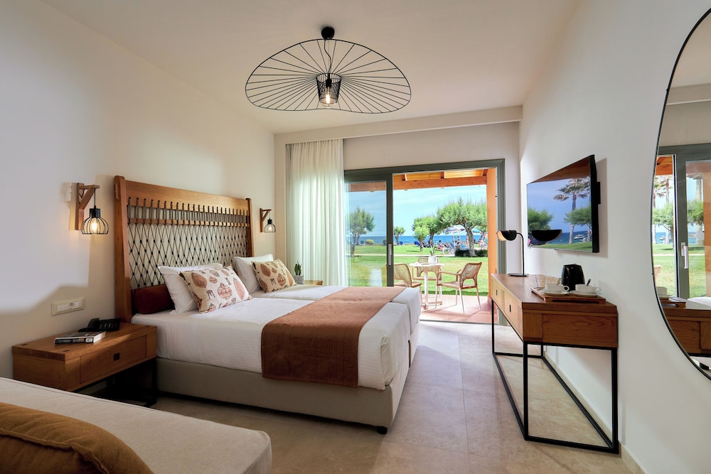 Sirens Beach and Village - All Inclusive — Hotel rooms in Malia