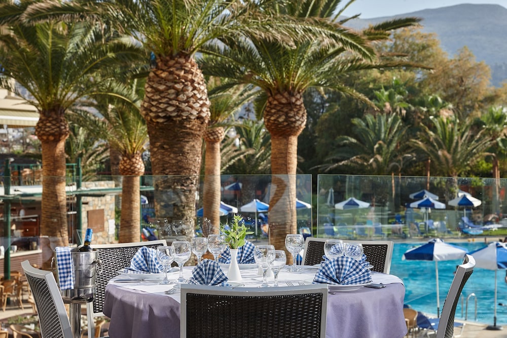 Sirens Beach and Village - All Inclusive — Restaurant & bars in Malia