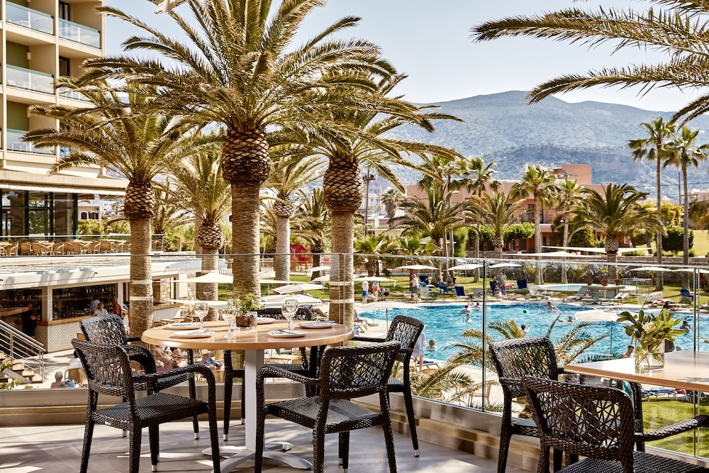 Sirens Beach and Village - All Inclusive — Restaurant & bars in Malia