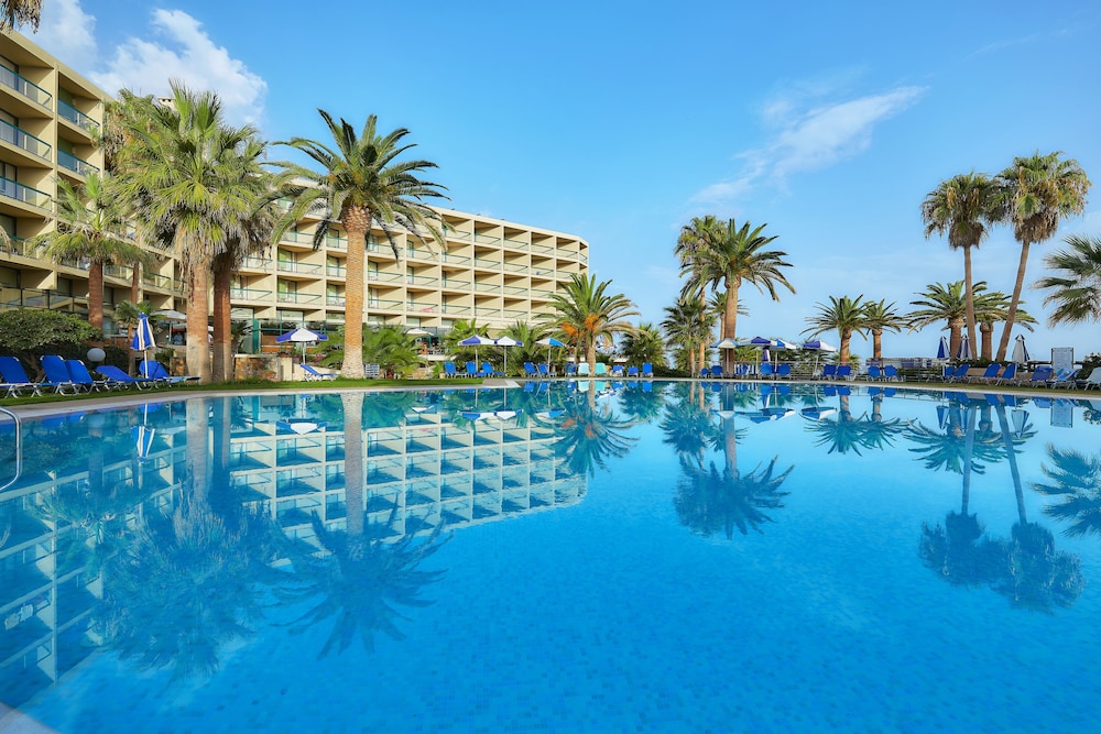 Sirens Beach and Village - All Inclusive — Swimming pool in Malia